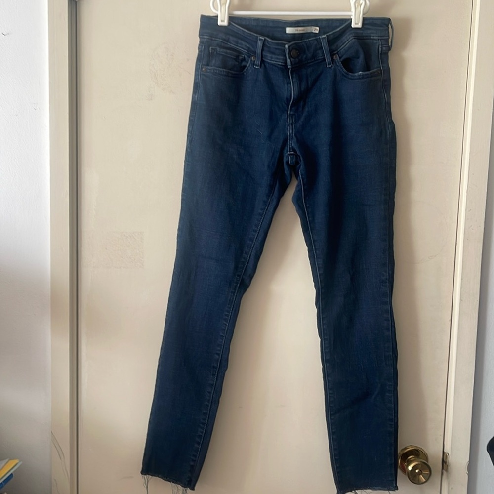 Levi’s 711 Skinny Jeans Size 29. Like new